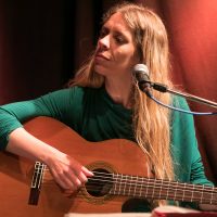 CHRISTINE BRETZ & NELE UKULELE Bild 2