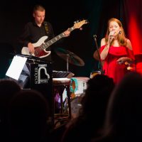 LAURA GRANDY & BAND Bild 2