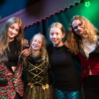 CIRQUES DESASTRE Komödie für 4 Schauspielerinnen von Axel Krieger  Bild 4
