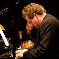 LEE SHAW TRIO MIT JULIAN & ROMAN WASSERFUHR Bild 1